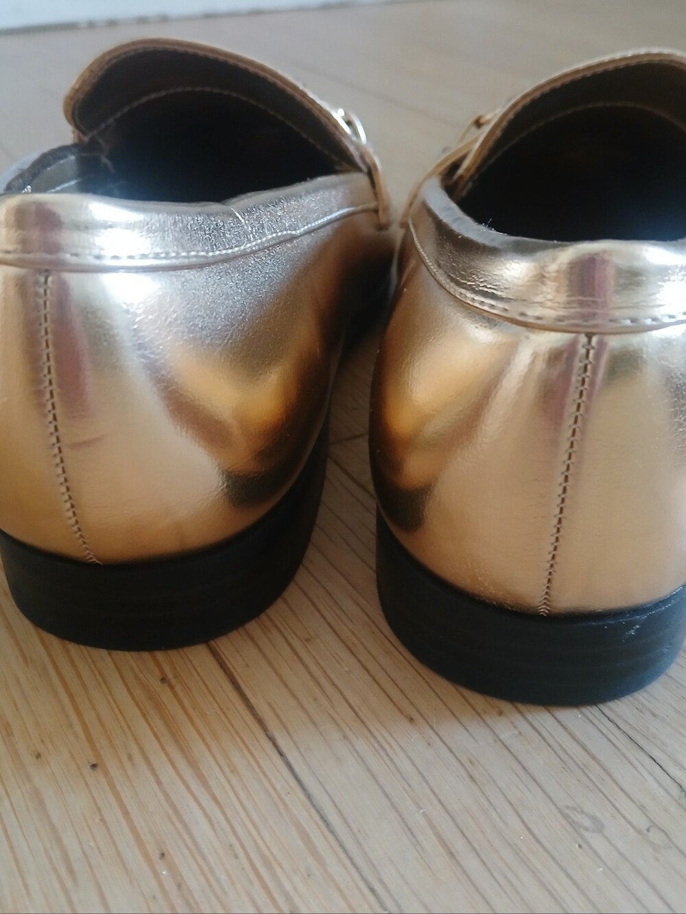 Bandolino Laly Metallic Gold Loafers Slip-On Almond Toe Polished Chain 8.5 Women - Picture 2 of 16